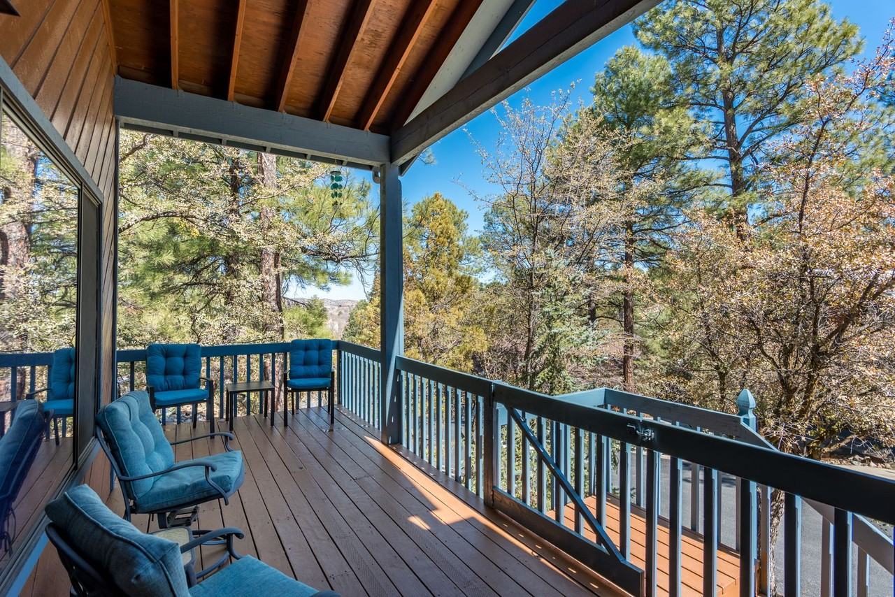 928 Buck Hill Rd - Photo 2 of 32