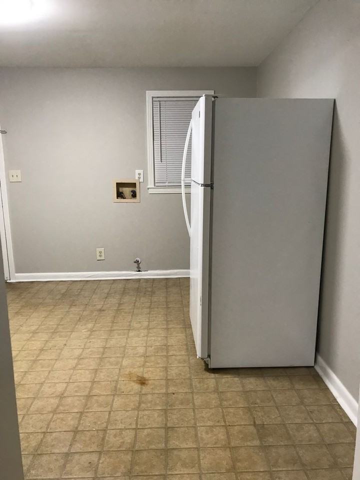 212 Myatt Dr - Photo 3 of 11