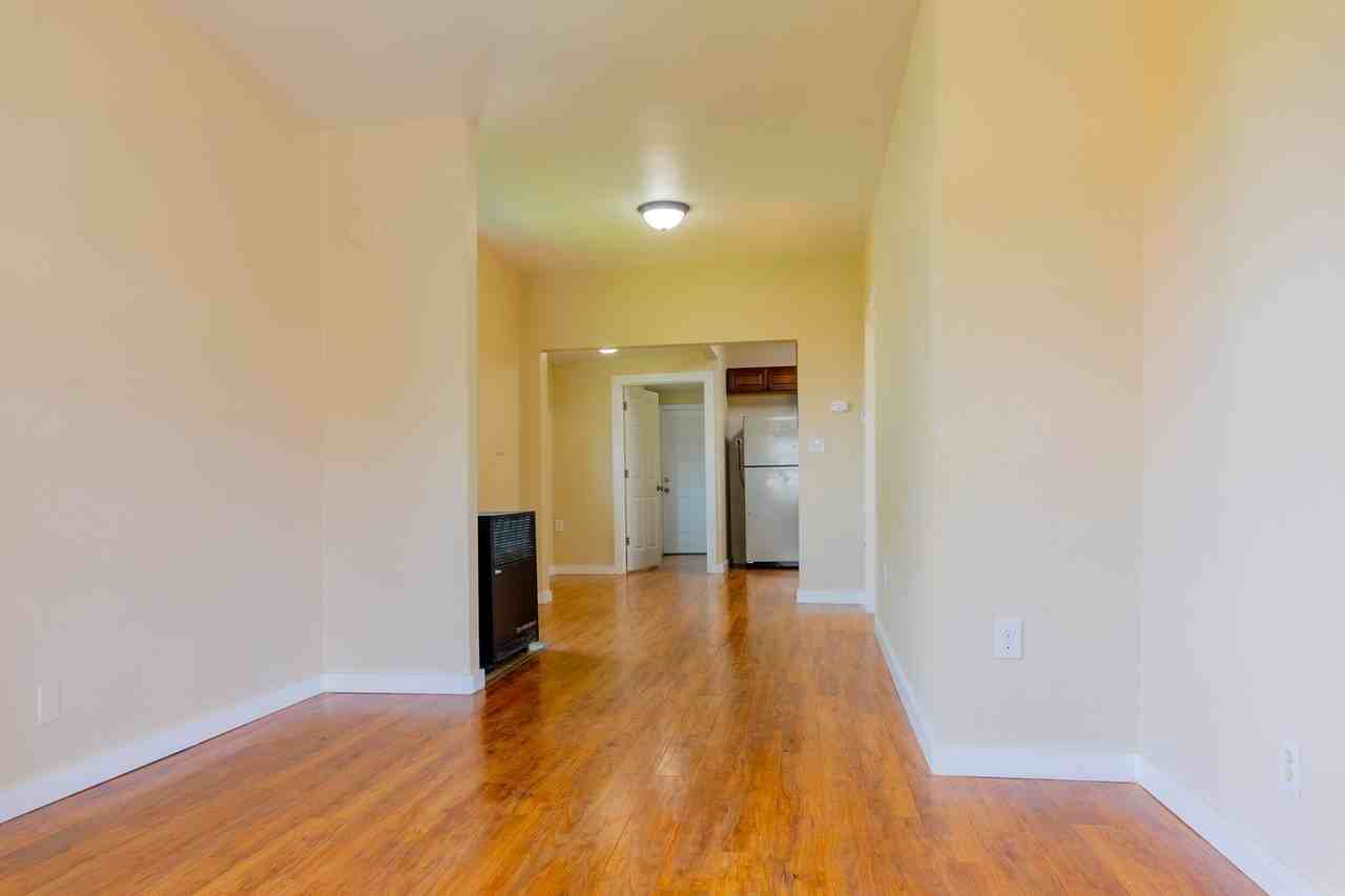 2013 Martin Luther King Jr Way - Photo 2 of 19