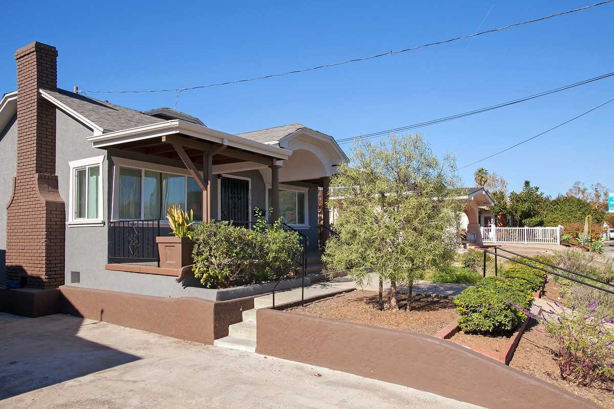 3768 Goldfinch St - Photo 2 of 13