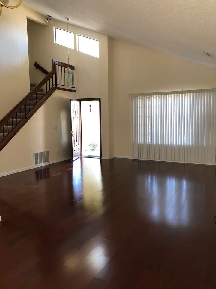 245 Sheffield Way - Photo 3 of 33