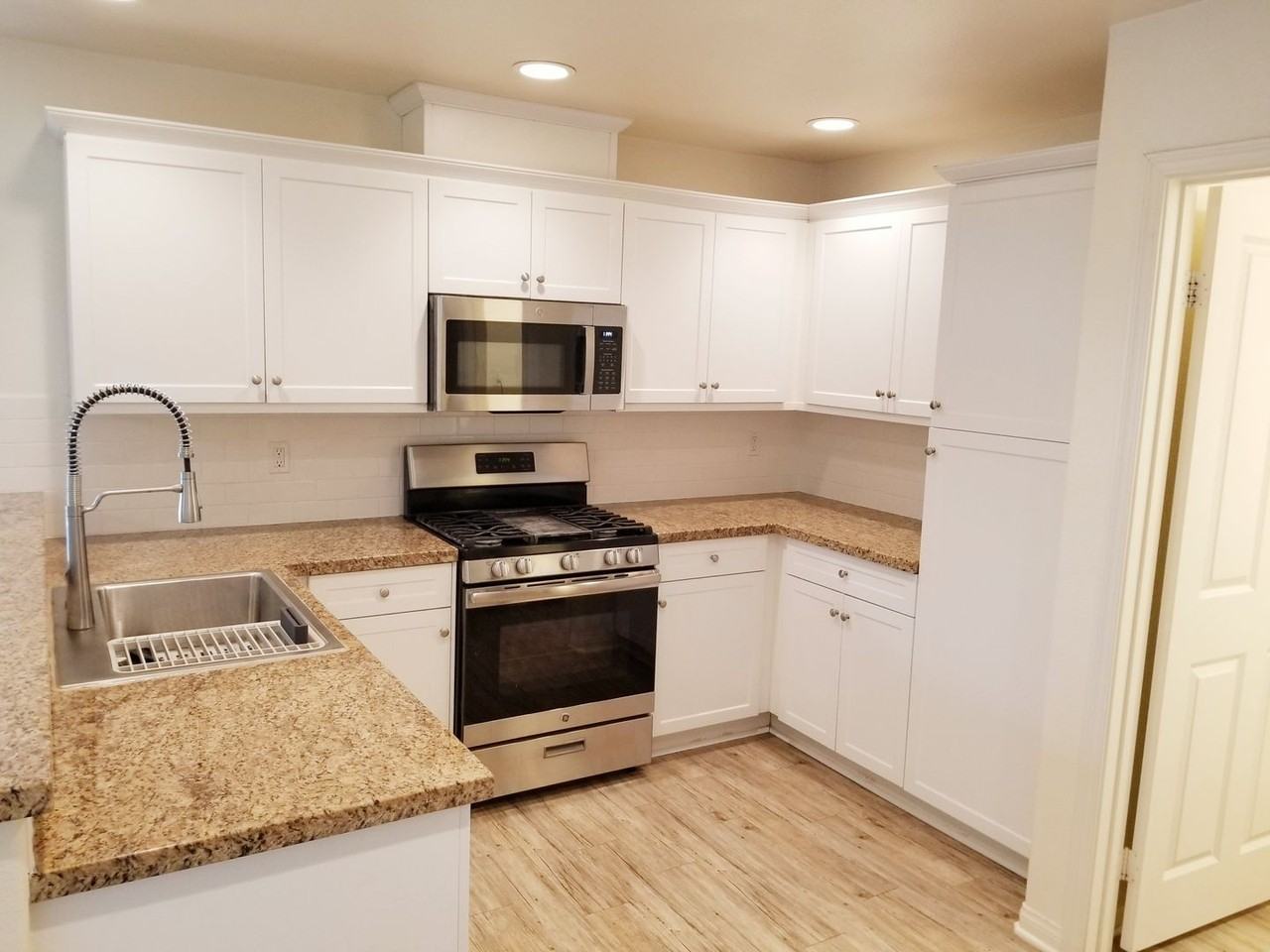 992 Los Angeles Ave #103 - Photo 5 of 30