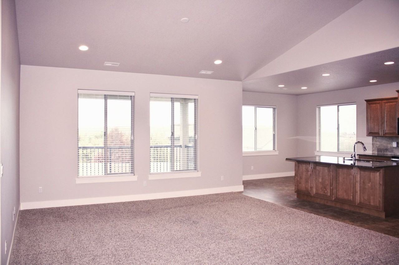 568 Punkie Ln - Photo 3 of 14