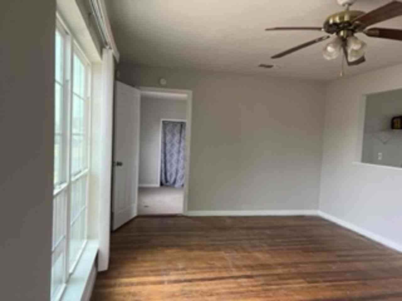 1320 Whitaker Ave - Photo 3 of 16