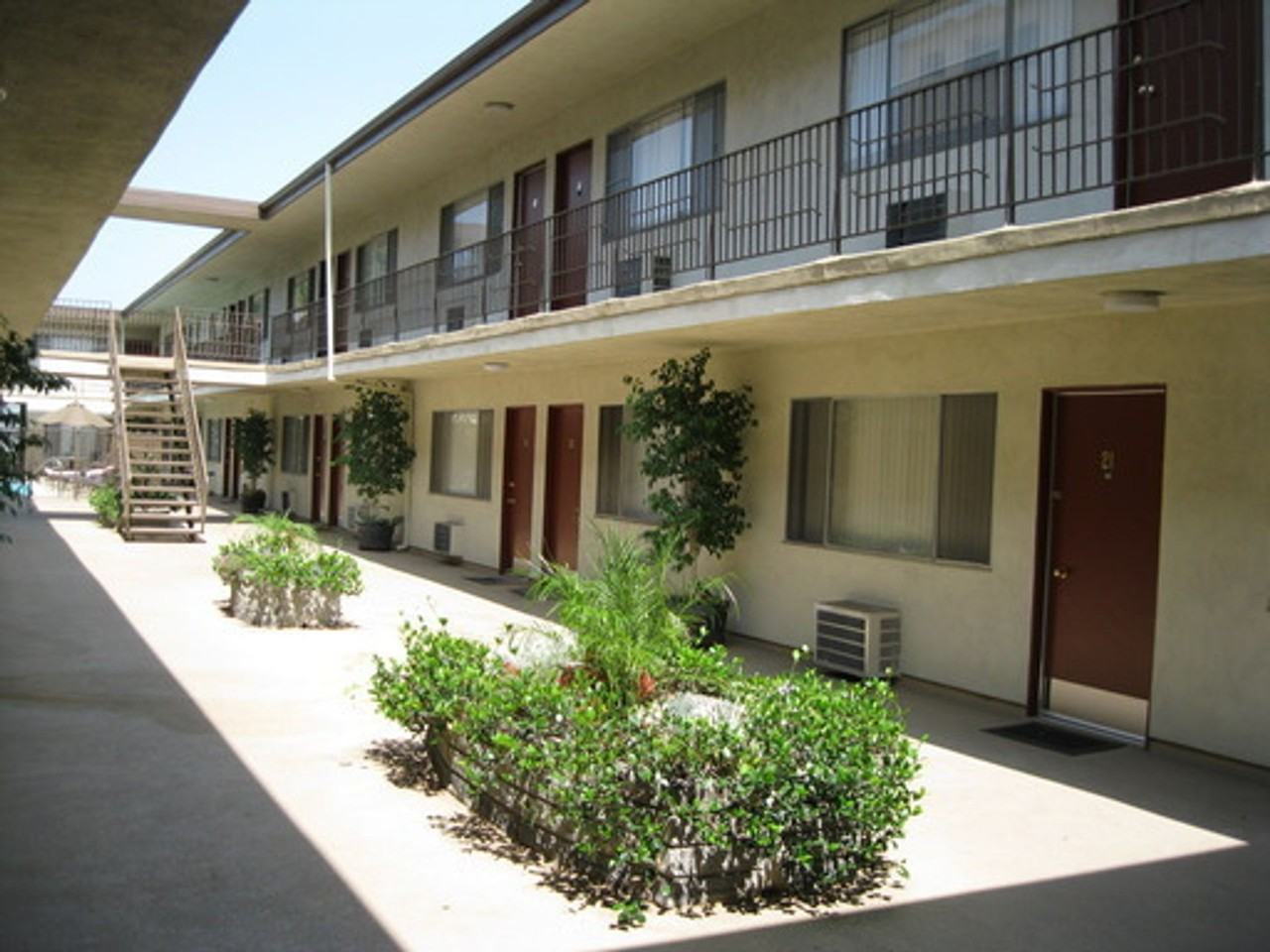 Palm Royal Apartments - Photo 3 of 7