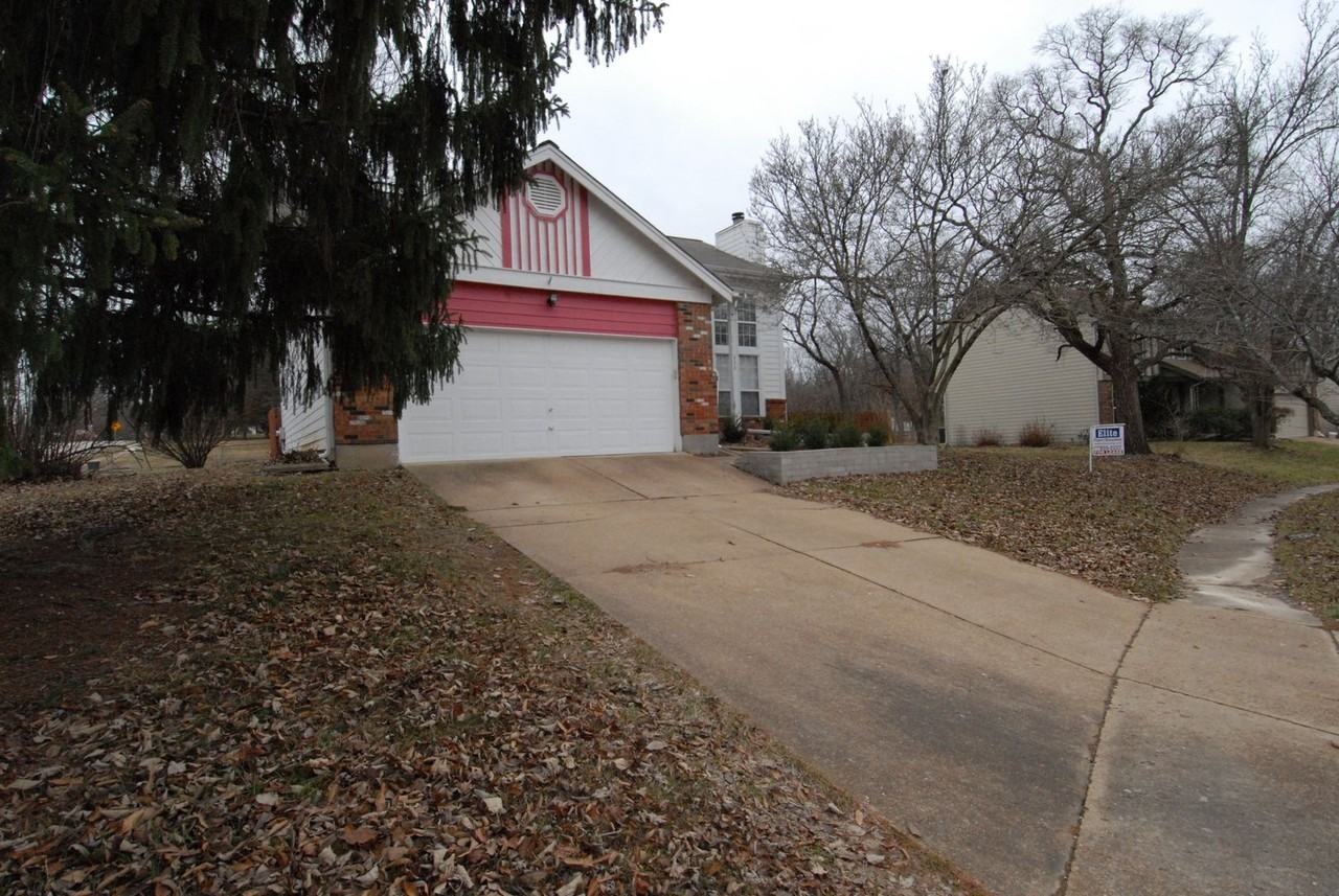 336 Woodland Hill Ct - Photo 3 of 31
