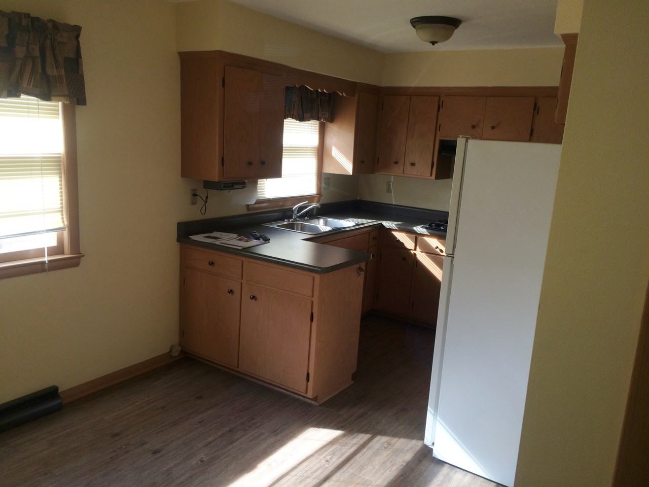 4224 N 94th St - Photo 3 of 5