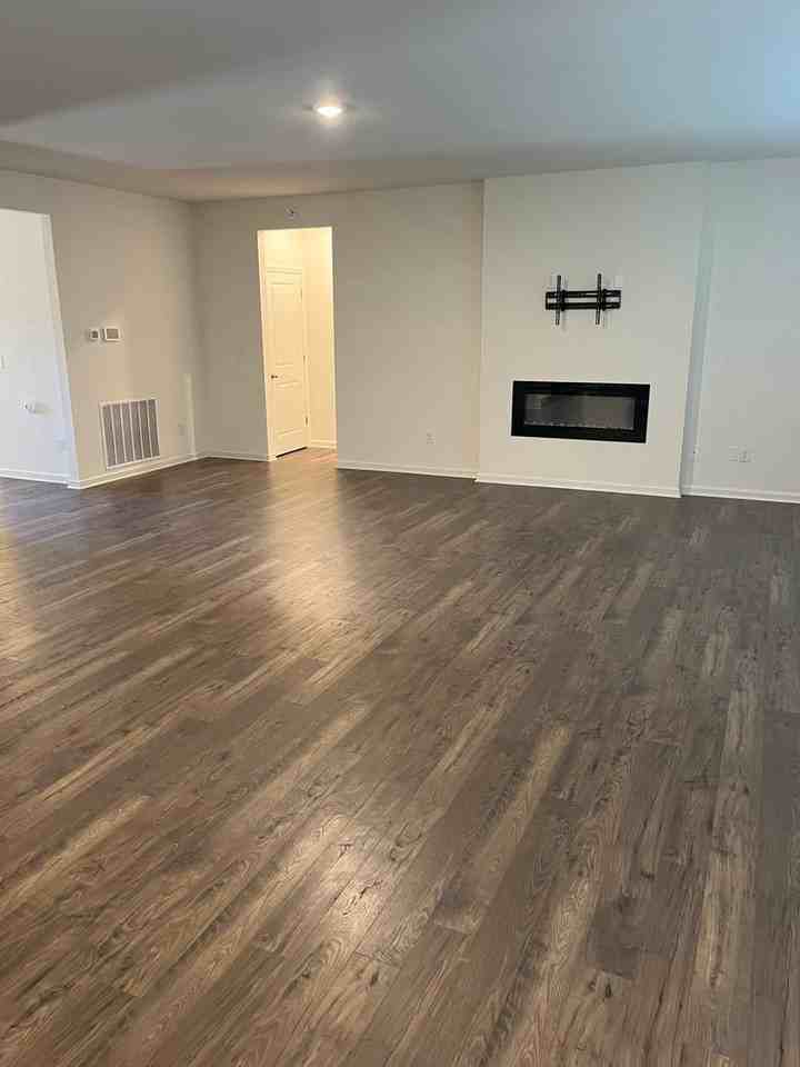 196 Empire Ln - Photo 2 of 25