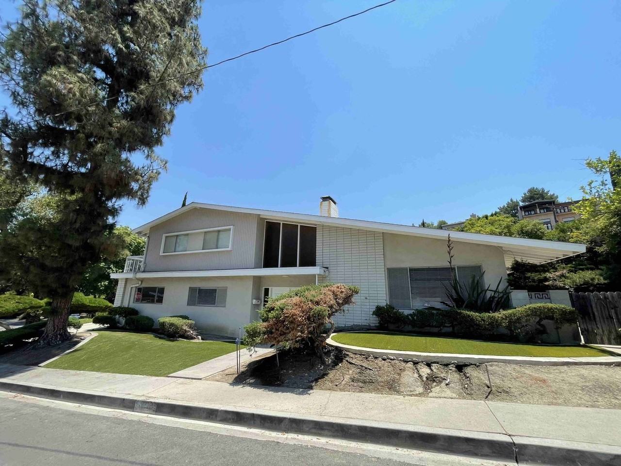 22236 San Miguel St - Photo 2 of 35