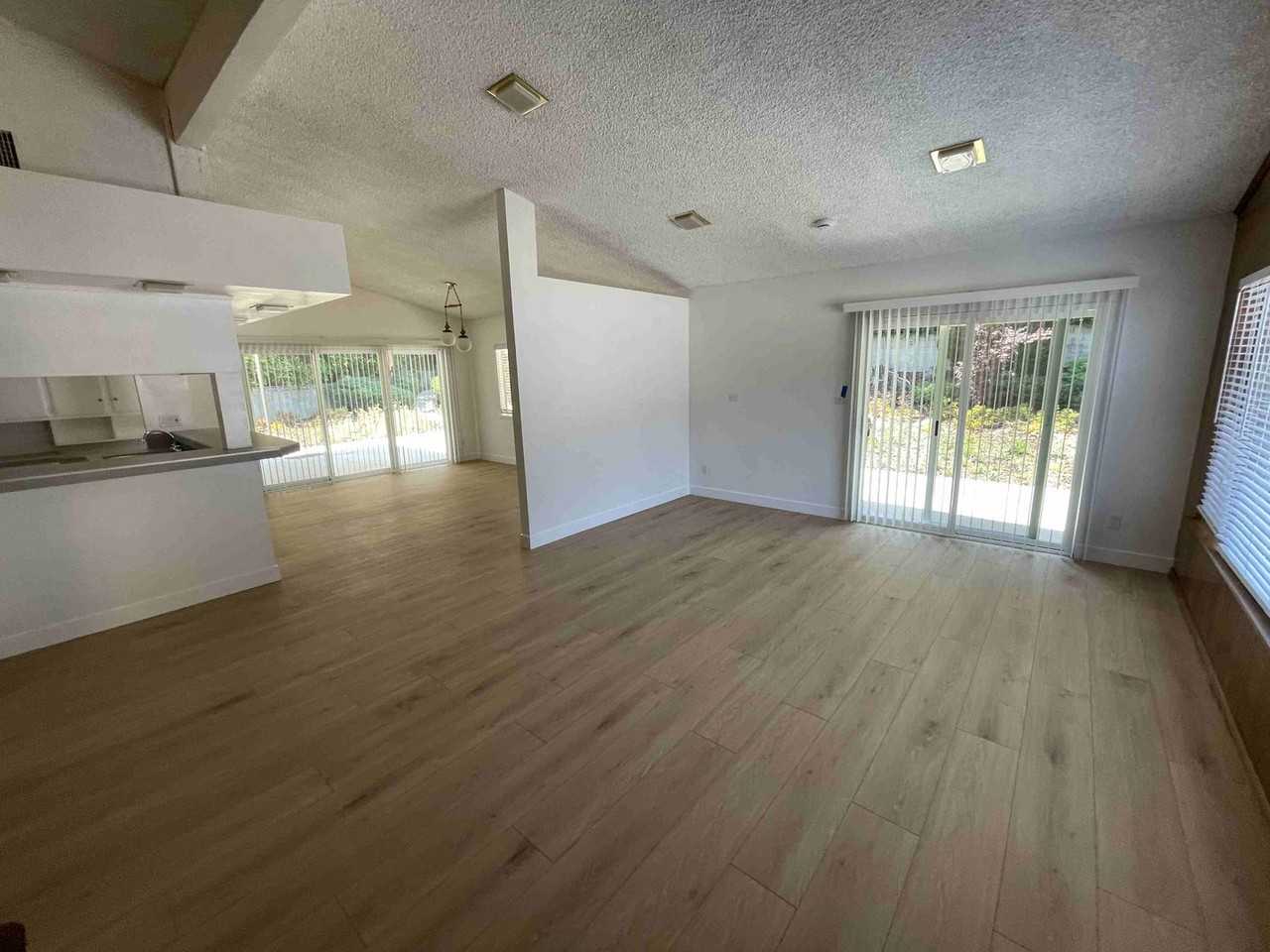 22236 San Miguel St - Photo 5 of 35