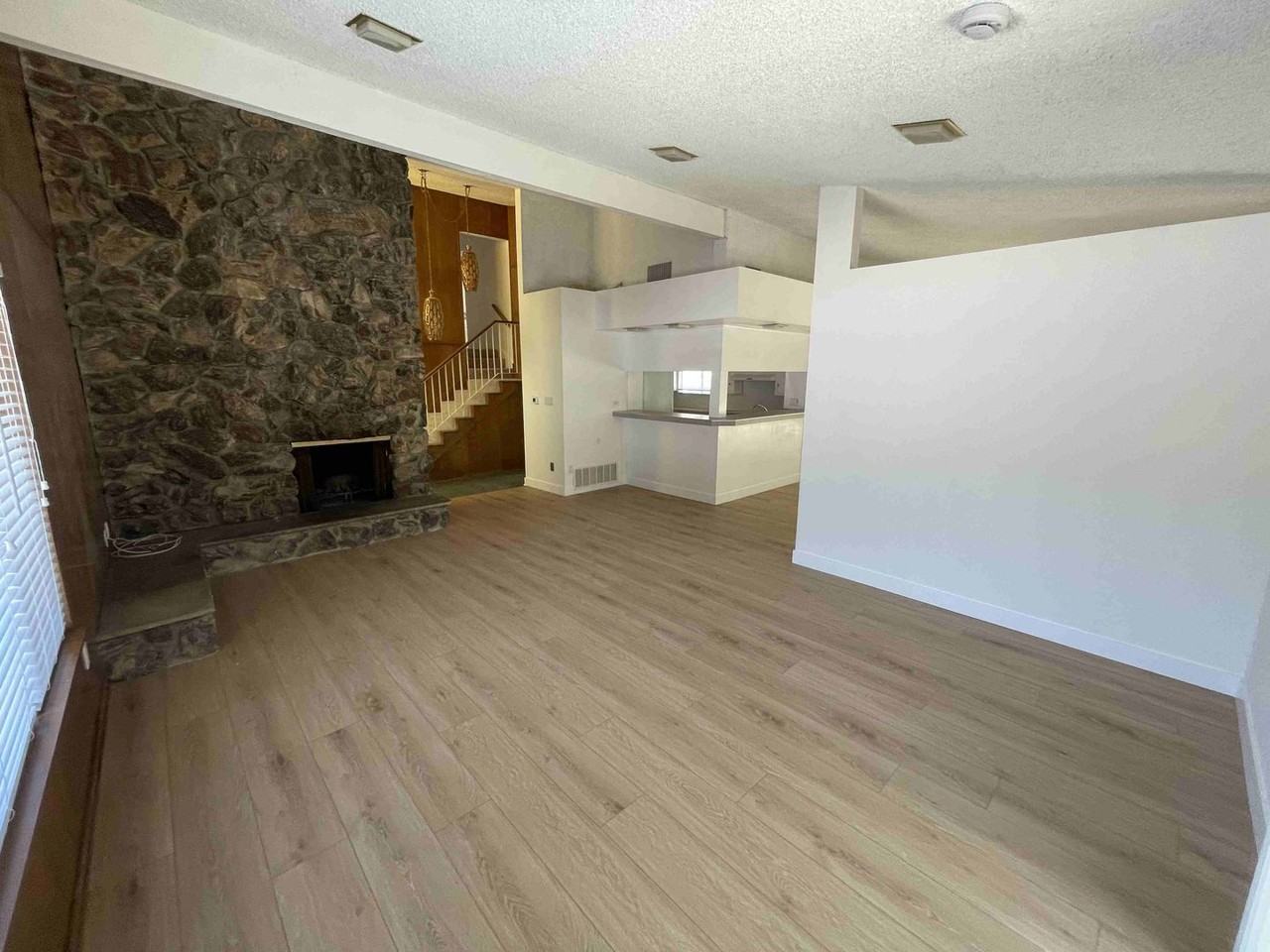 22236 San Miguel St - Photo 6 of 35