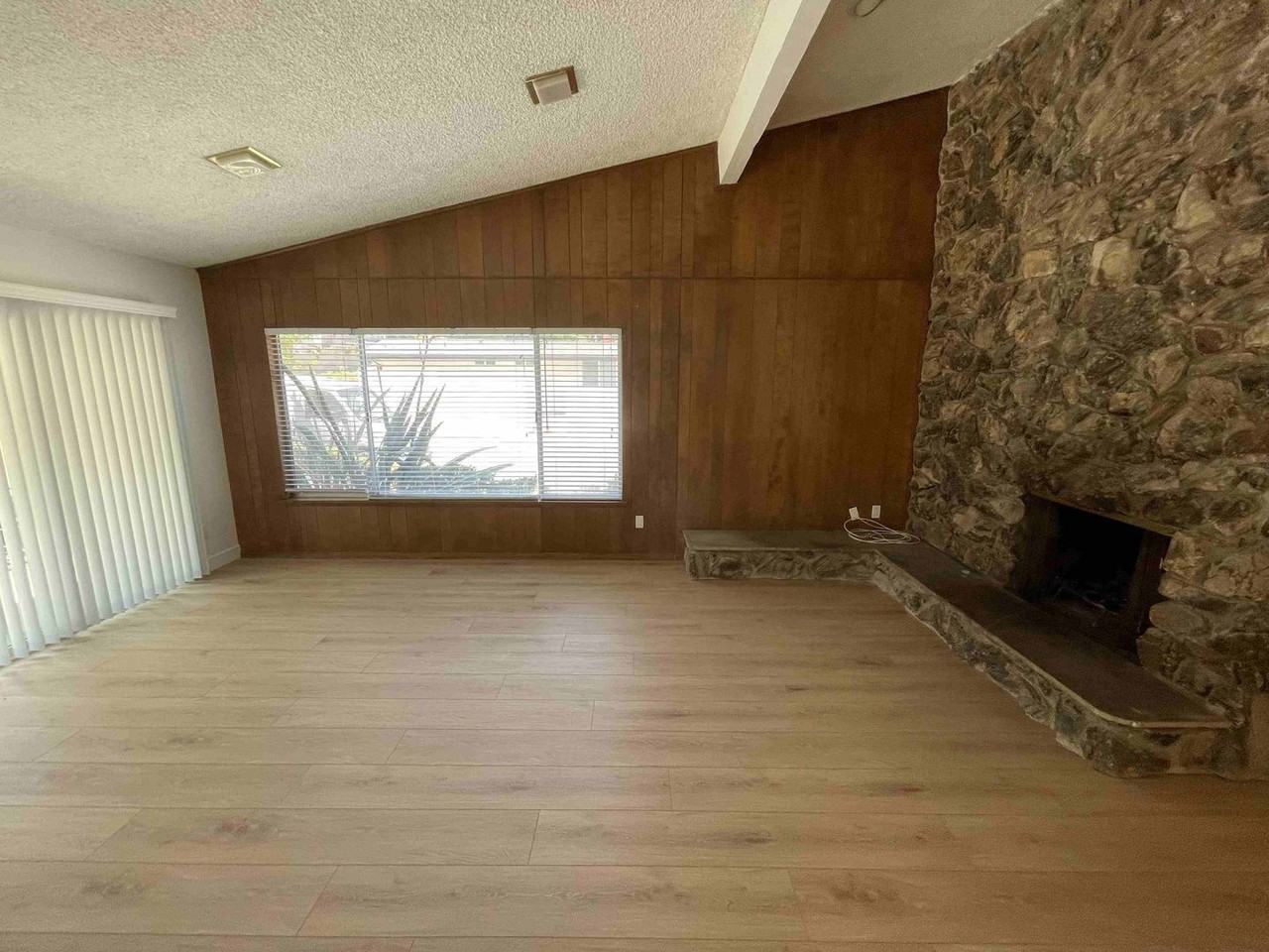 22236 San Miguel St - Photo 7 of 35
