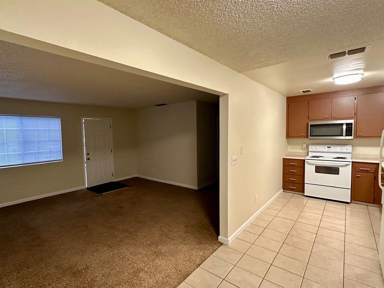 elizabeth2067(HmWty)*** - Photo 3 of 10