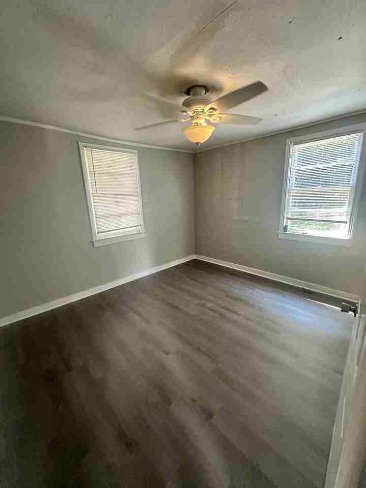 105 105 Everett St  - 105 Everett St - Photo 3 of 20