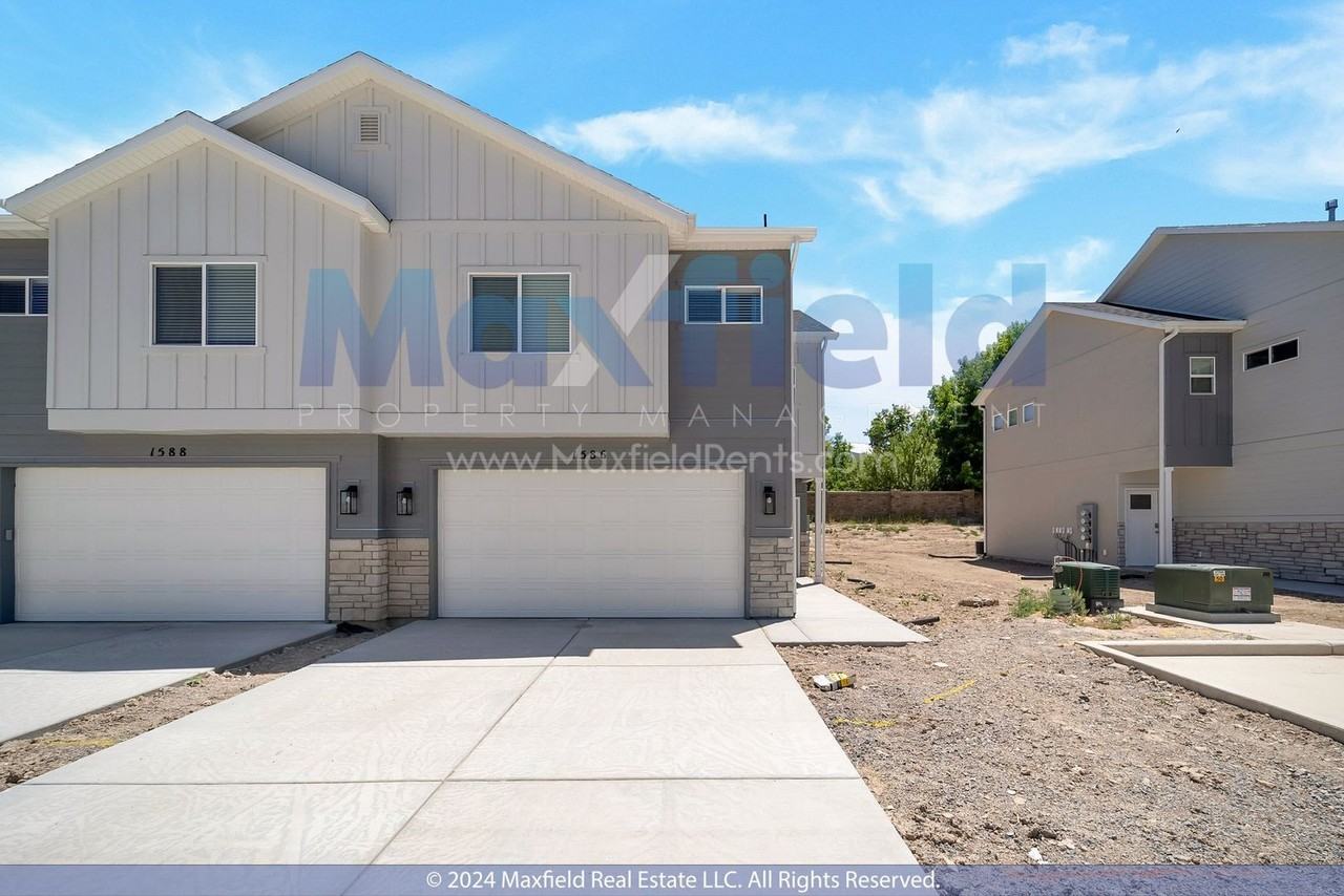 1586 N 1950 E - Photo 3 of 20