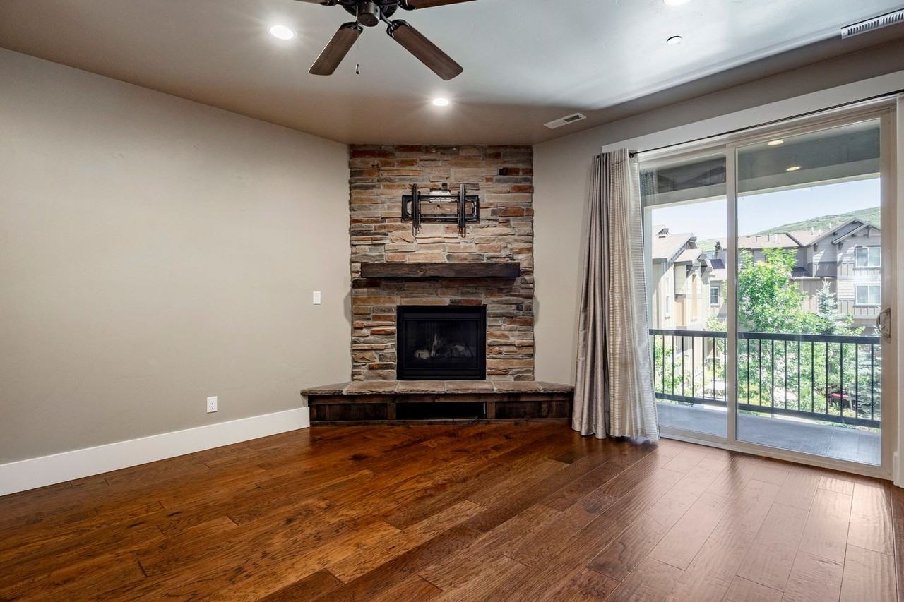 13592 N Hillclimb Ln - Photo 3 of 33