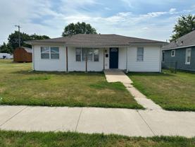 2211 S Sergeant Ave - Photo 1 of 1