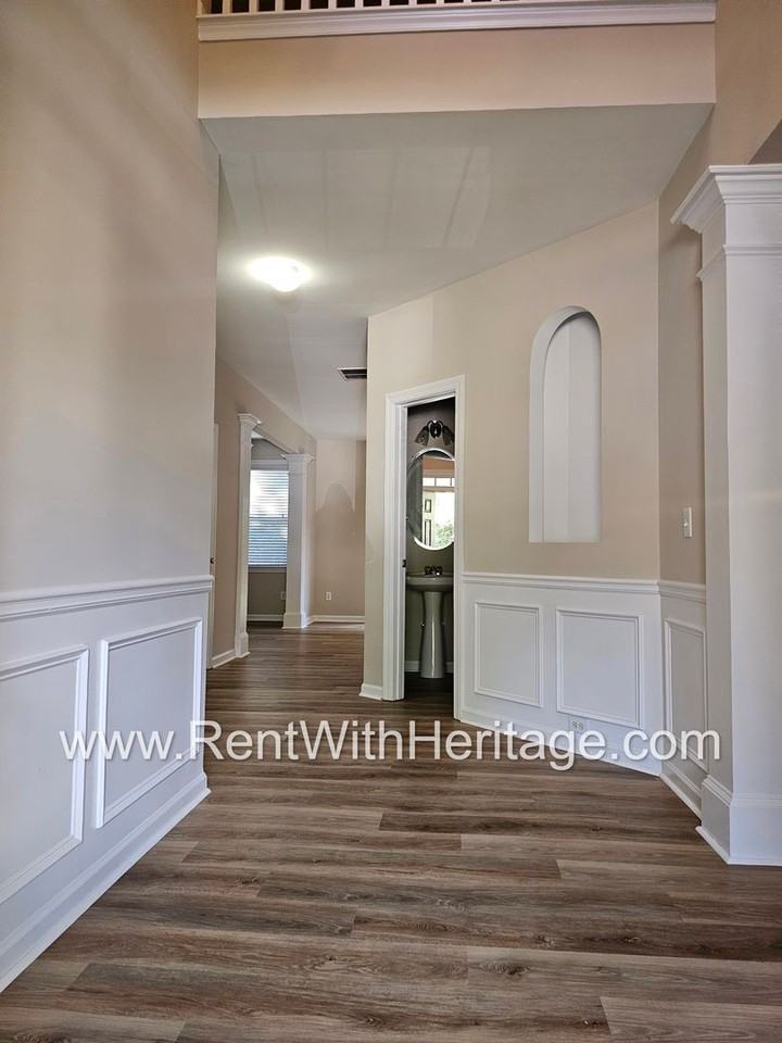 5253 Inverness Ct - Photo 3 of 50