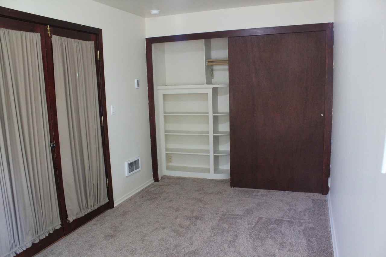 202 E 10th Ave - Photo 4 of 35