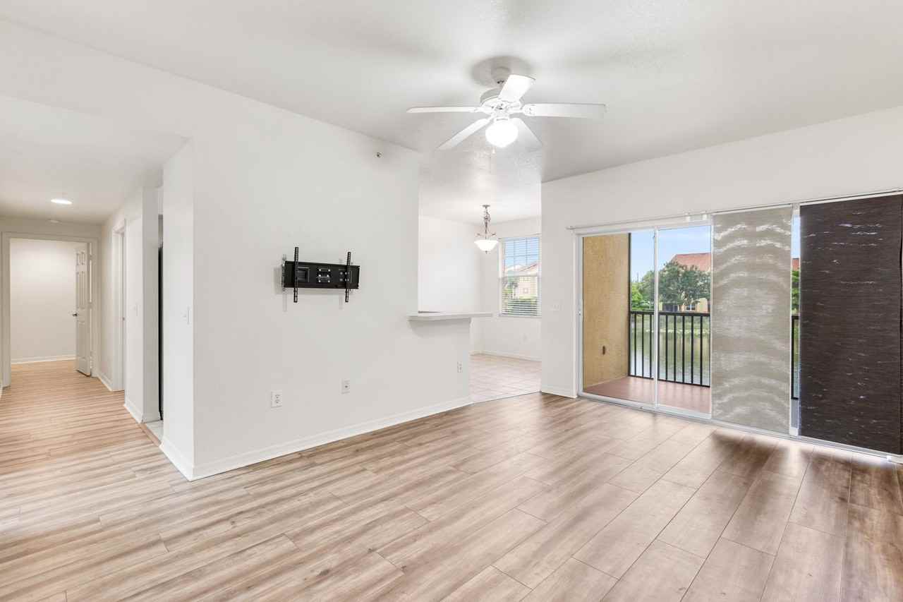 7925 Preserve Cir - Photo 2 of 41