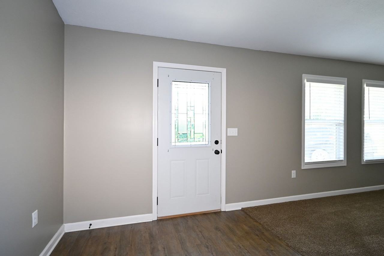 401 Summerset Dr - Photo 3 of 17