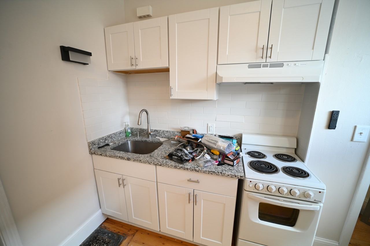 28 Academy Hill Rd #1F - Photo 3 of 6