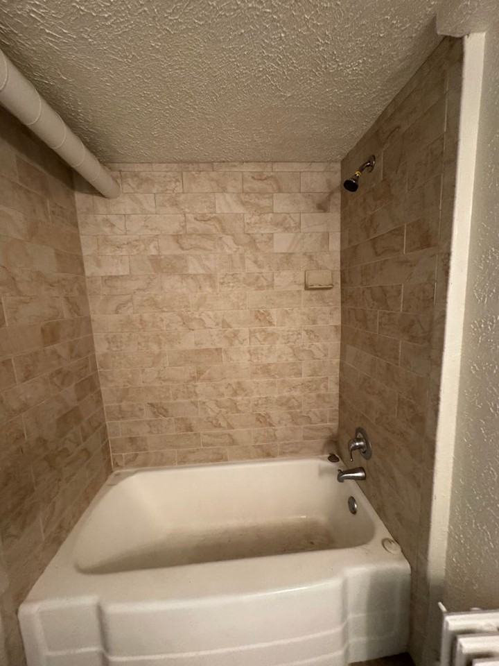 506 N Cascade Ave #B04 - Photo 5 of 10