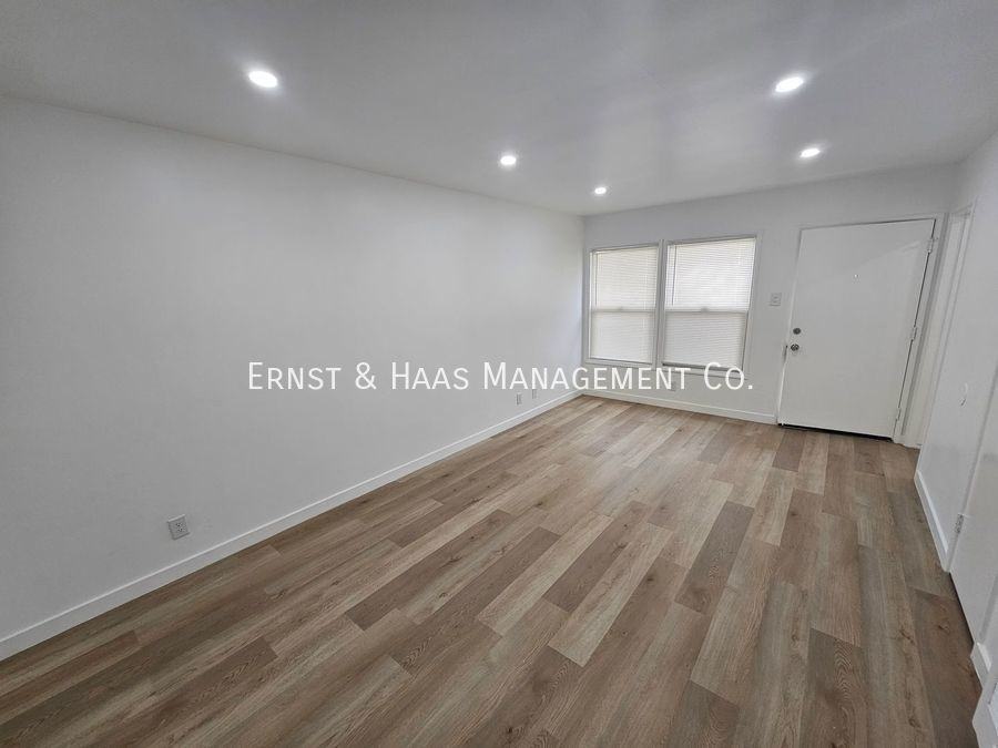 4552 1/2 N Lakewood Blvd - Photo 2 of 9