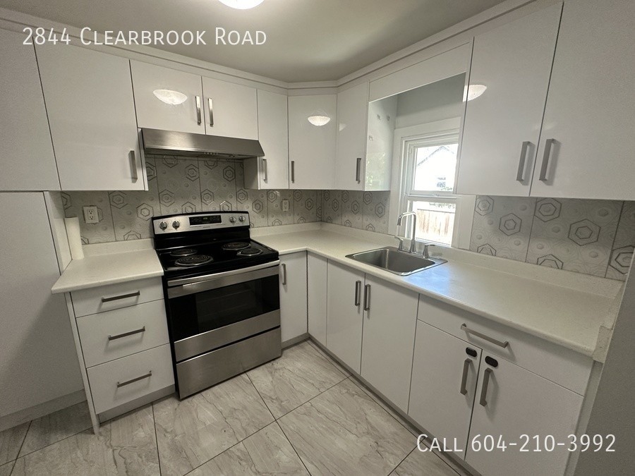 2844 Clearbrook Rd - Photo 3 of 21