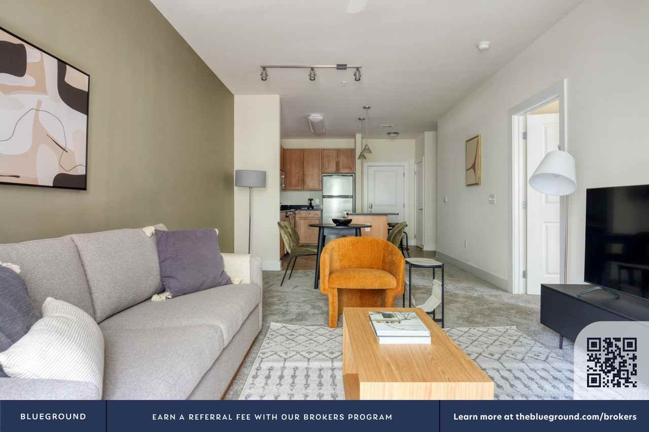 850 John Carlyle St #626 - Photo 5 of 36