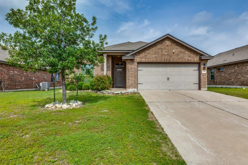 2708 Samson Dr - Photo 2 of 16