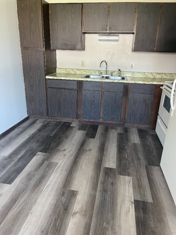 639 E 10th St #203 - Photo 2 of 5