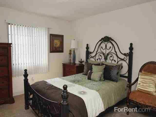 Pembrooke on the Green - Photo 3 of 30