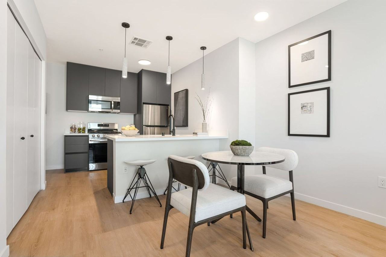 Kanvas - Photo 7 of 50