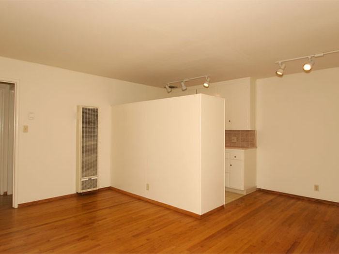 559 Matadero Ave #13