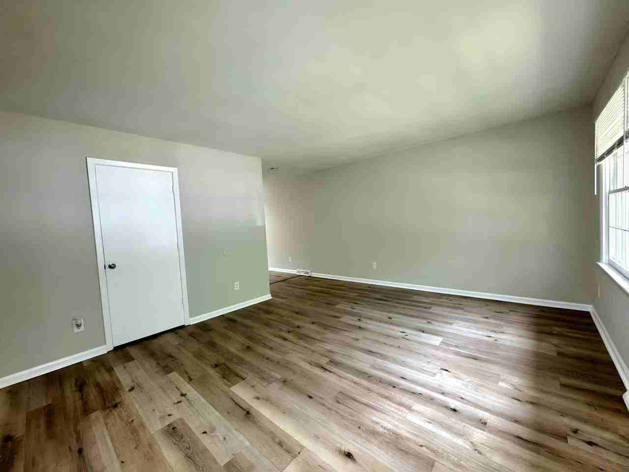 4626 Highlake Dr - Photo 4 of 18