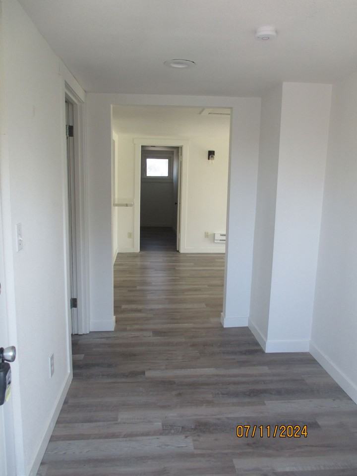 306 5th Ave Nw #B - Photo 3 of 33