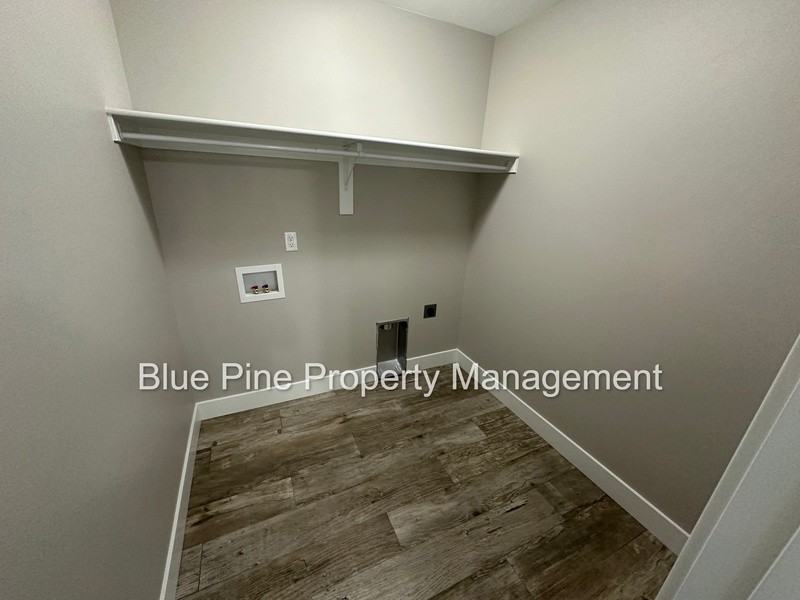 220 Hideout Dr - Photo 7 of 29