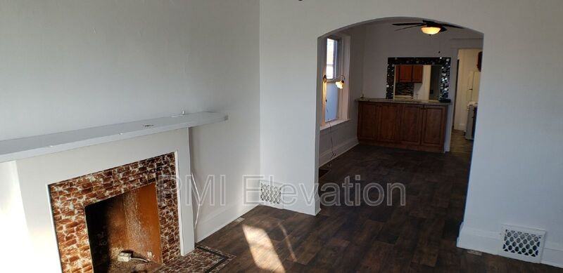 2914 N York St - Photo 2 of 21