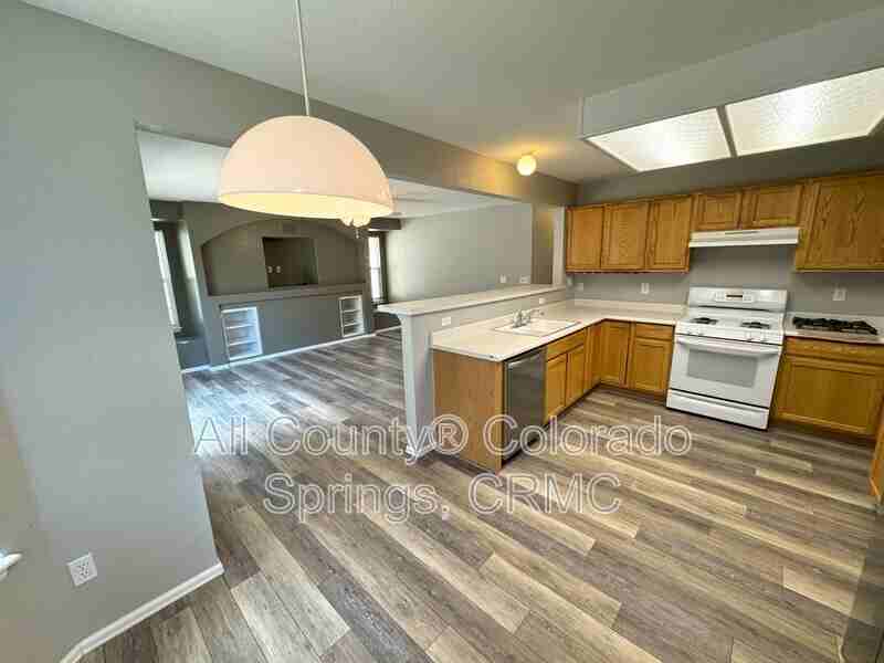 5859 Instone Cir - Photo 7 of 30