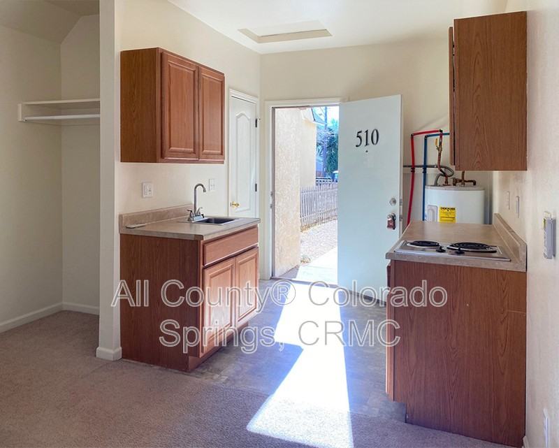 510 E Cache La Poudre St - Photo 2 of 11