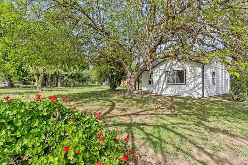 10501 Hedger Rd #B - Photo 3 of 4