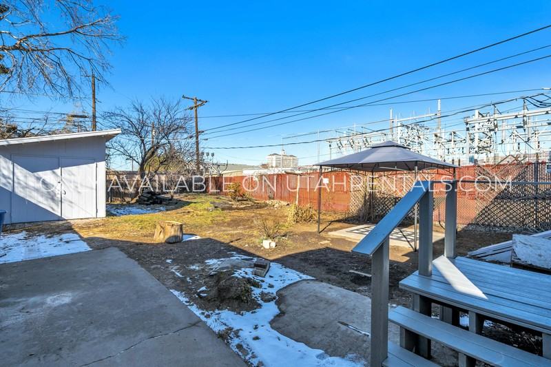 744 S Roberta St - Photo 2 of 18