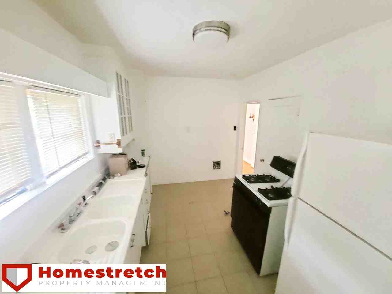 1000 N Hills Dr - Photo 2 of 13