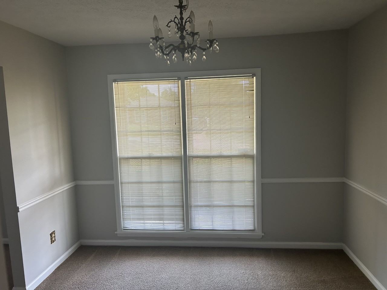 1810 Spring Valley Dr - Photo 4 of 14