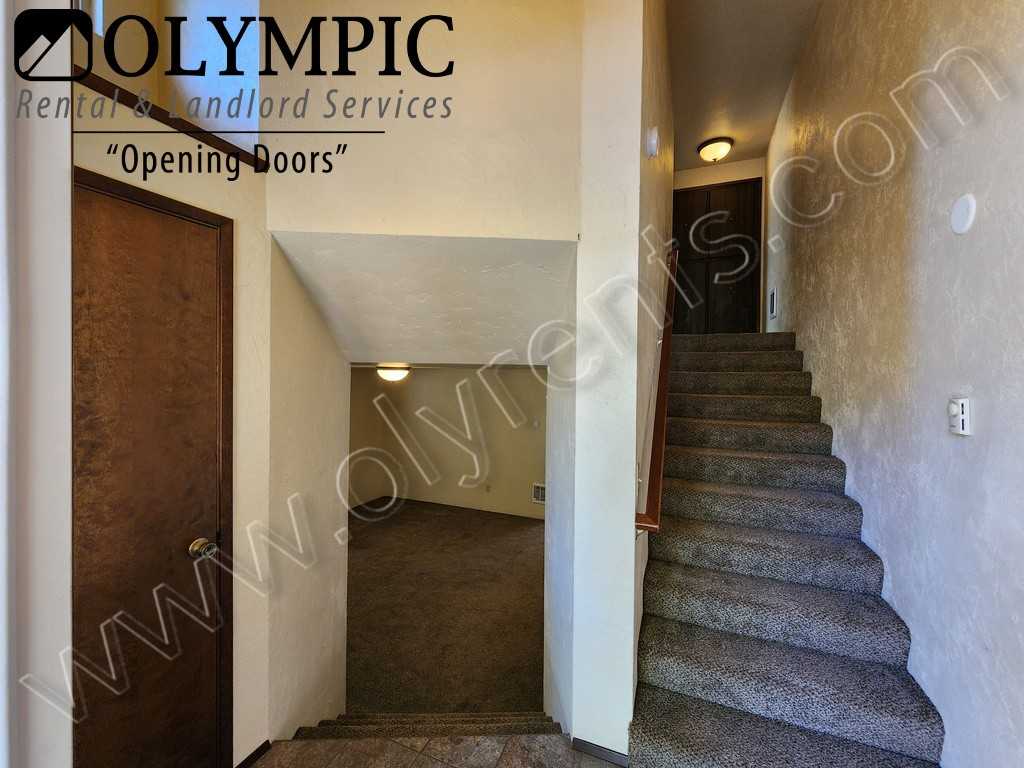 1404 11Th Ave Se - Photo 3 of 20