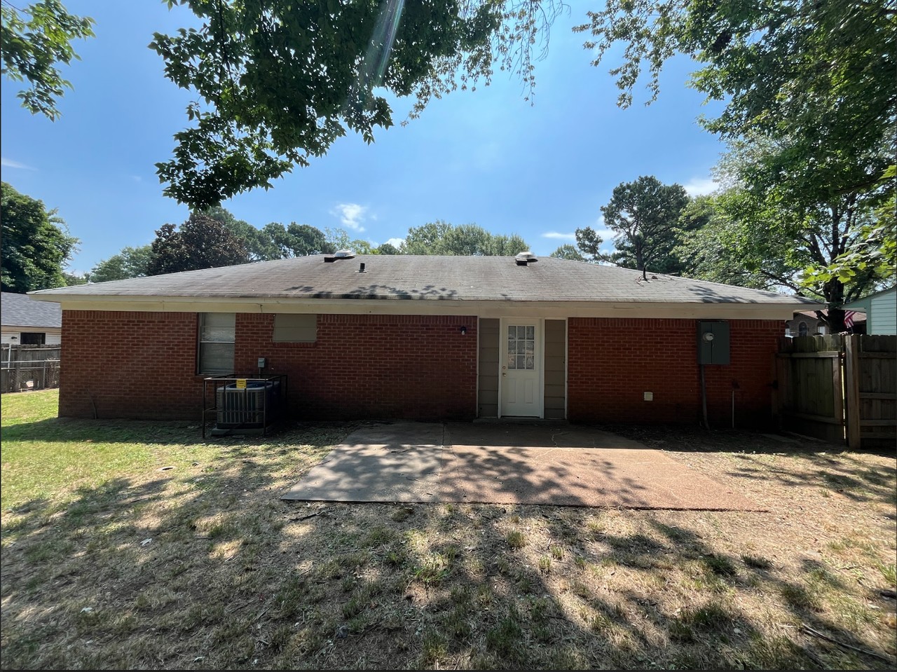 6375 Greenbrook Cv S - Photo 2 of 10