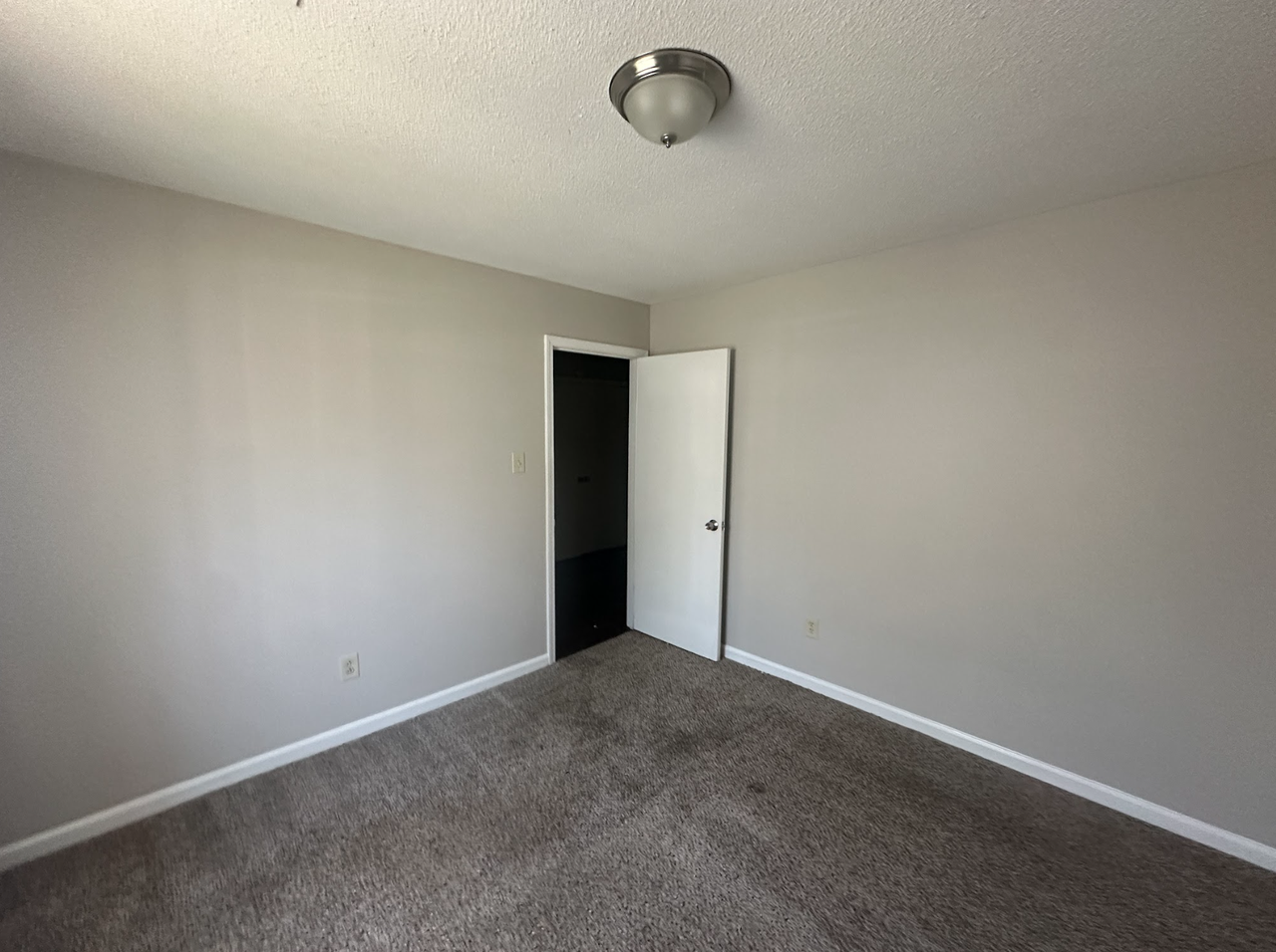2125 Pillsbury Pl - Photo 2 of 10