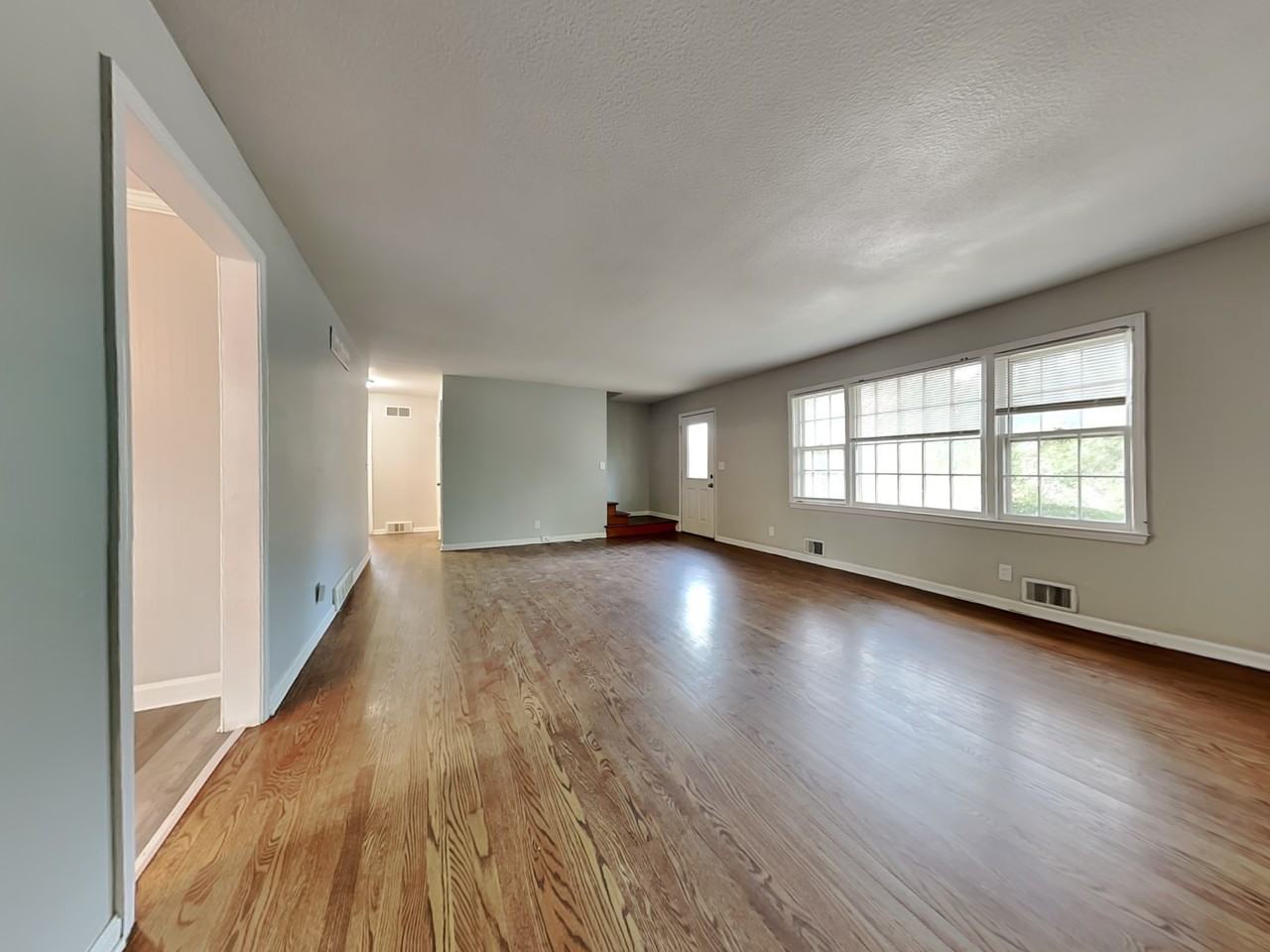 1633 S Overton Ave - Photo 2 of 48