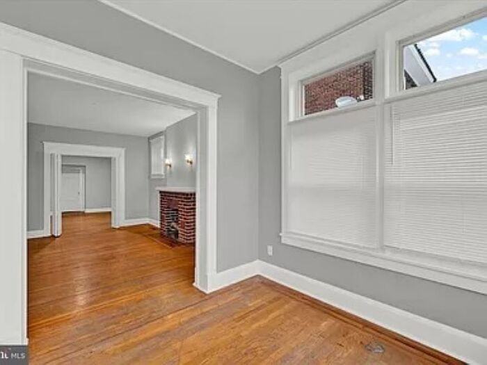 818 E 35th St #1 - Photo 3 of 25